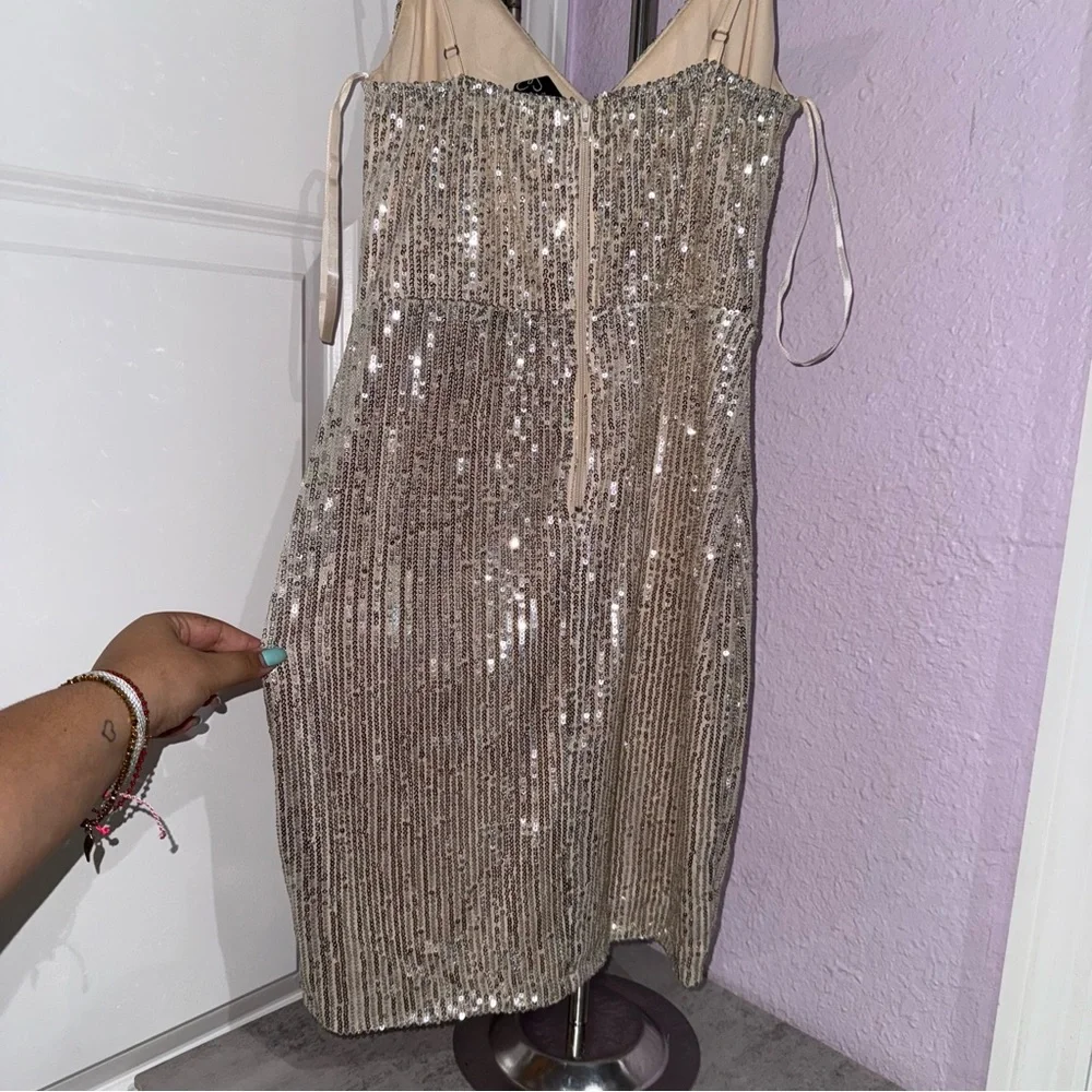 Windsor Sequin Dress Size Small - Picture 3 of 5
